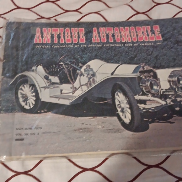 This is. Very nice antique automobile book.And you can have the snake book free - Picture 2 of 2